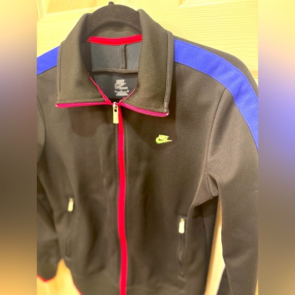 Nike Black Jacket with Blue and Pink Trim - Picture 2 of 5